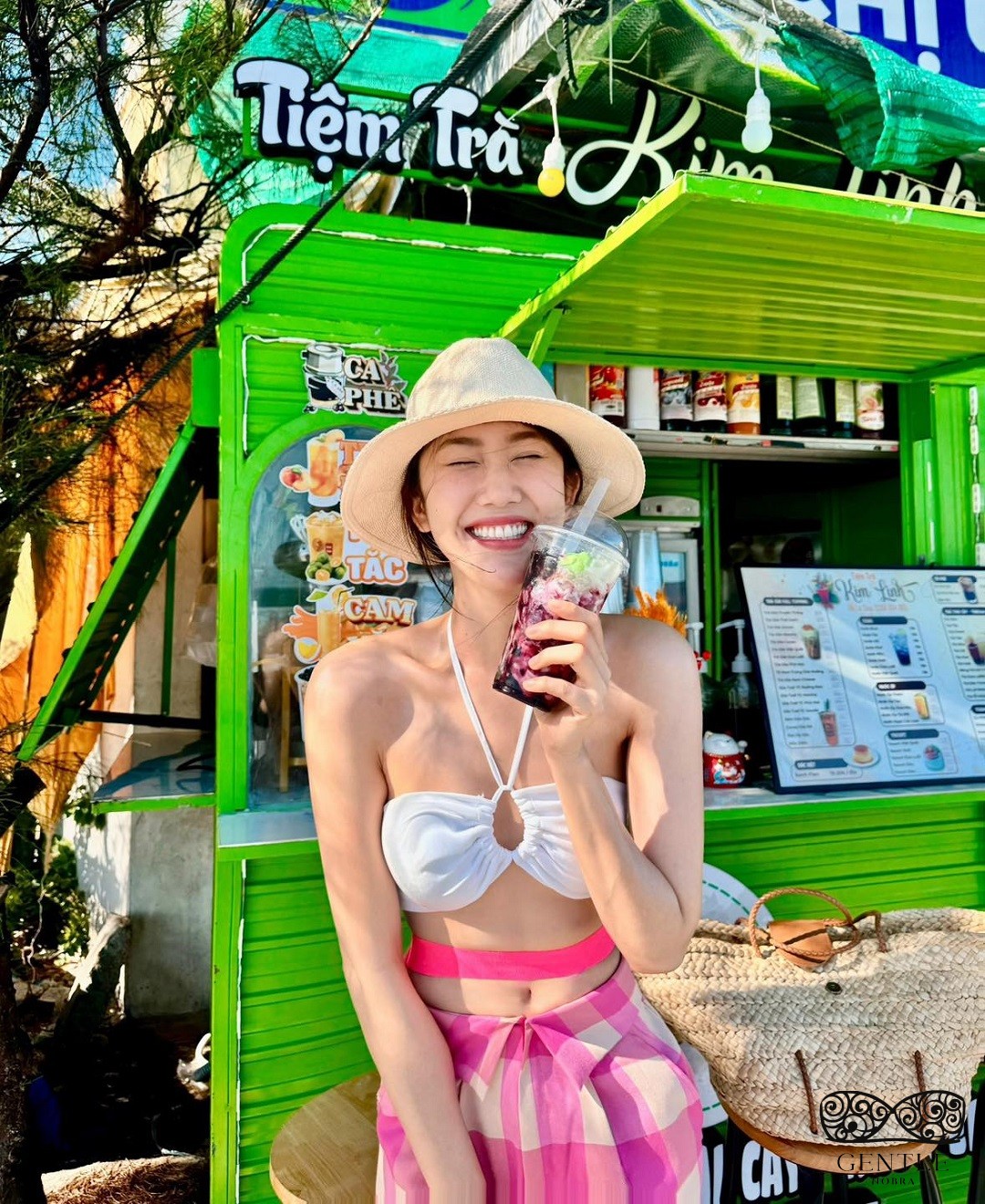 mc thúy ngân bikini 3