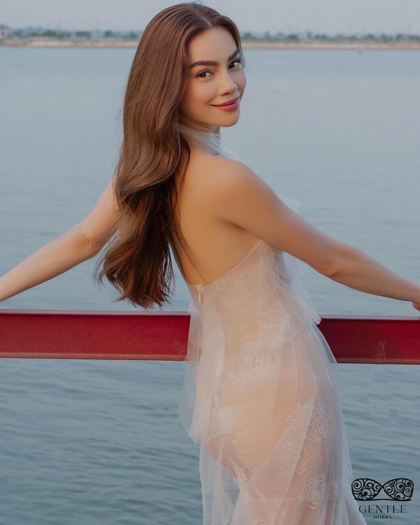 ca sĩ Hồ Ngọc Hà bikini