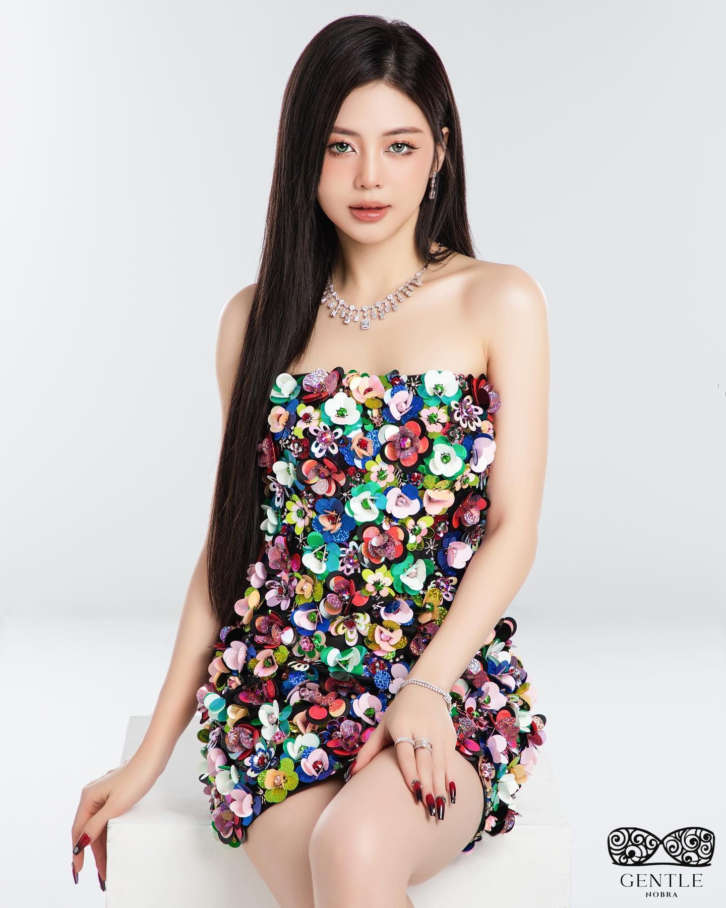 ảnh liz kim cương sexy 3