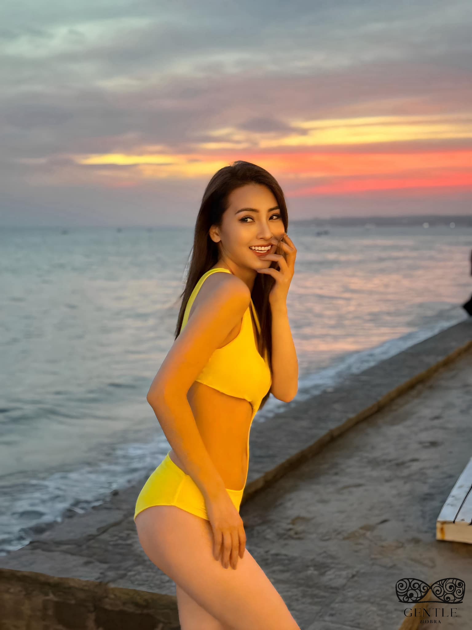 ảnh mc mù tạt bikini 5