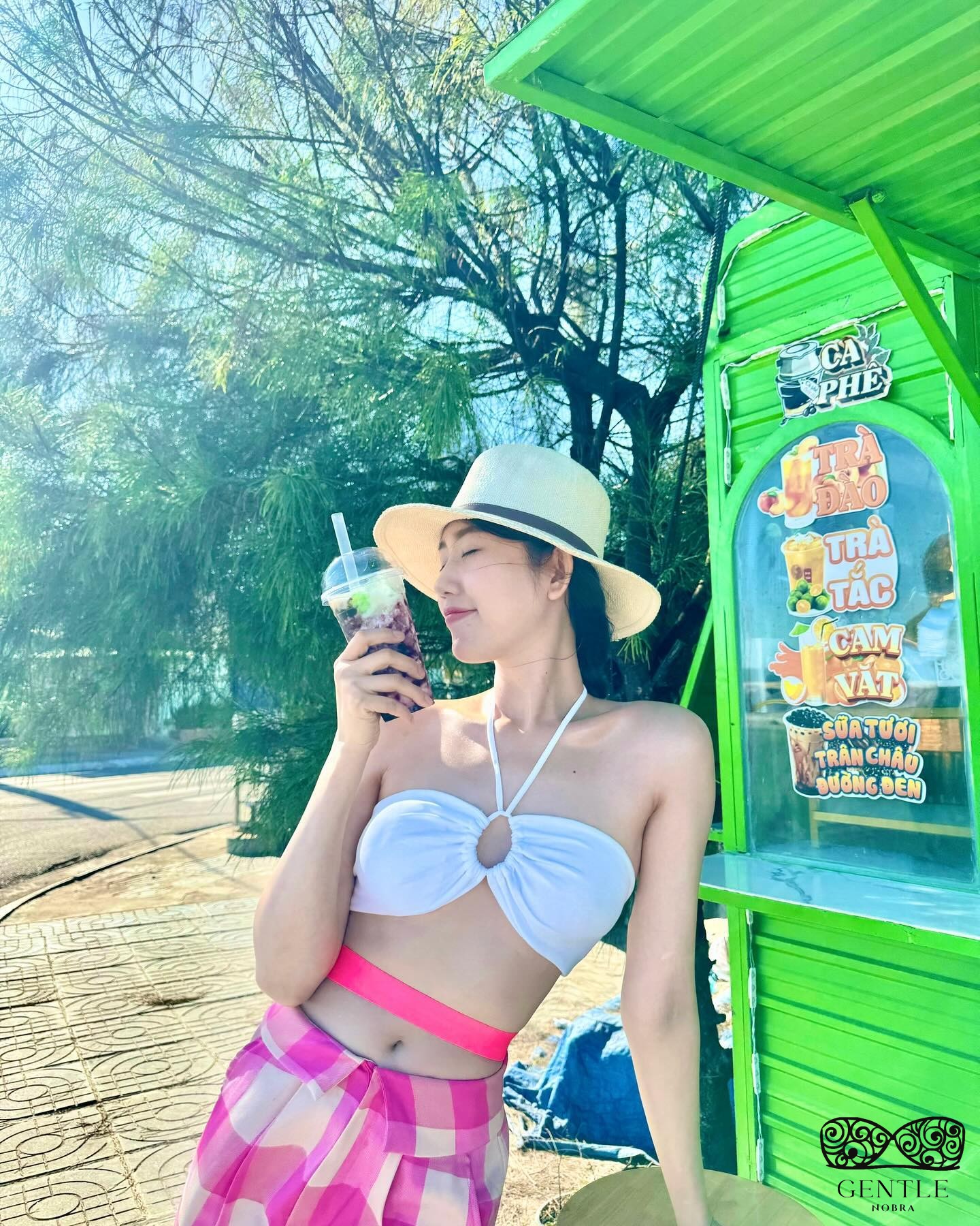 Thúy Ngân mặc bikini sexy 4