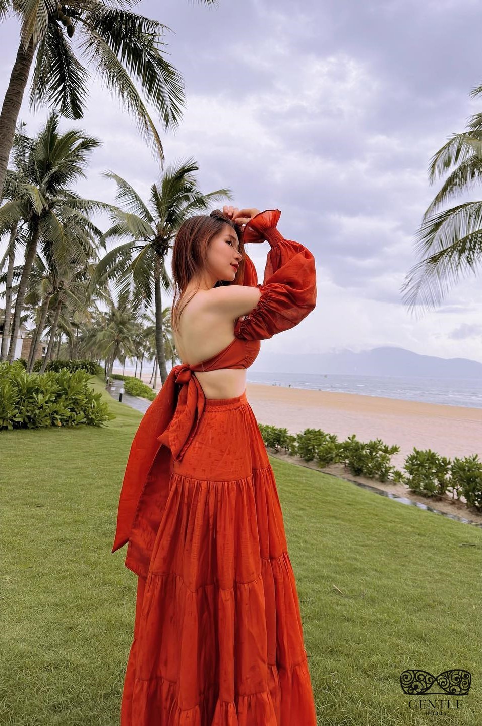 55+ ảnh ca sĩ Hòa Minzy mặc bikini khoe body mẹ đơn thân 30 ảnh Hòa Minzy bikini gợi cảm