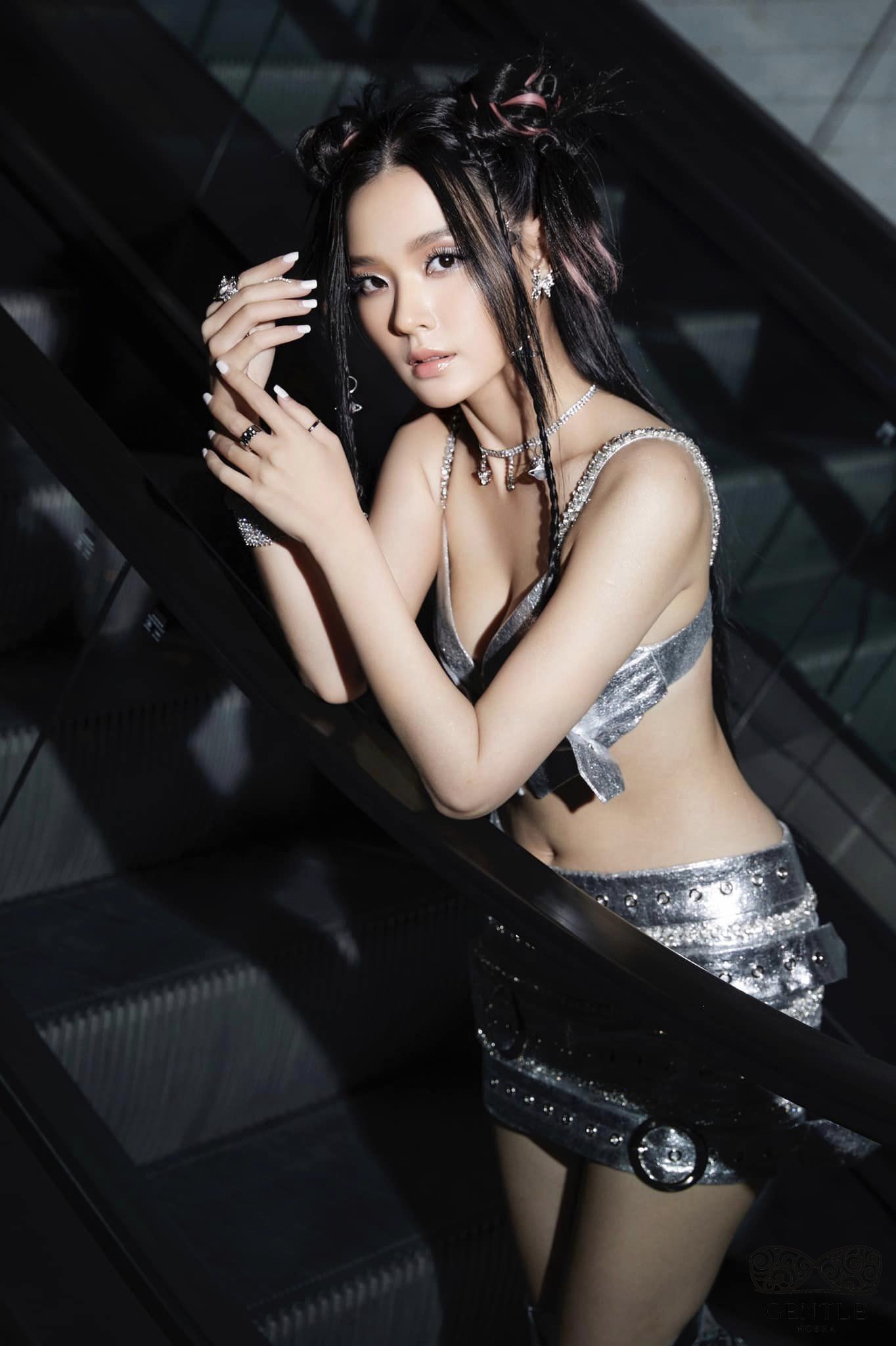 diễn viên Midu bikini 2