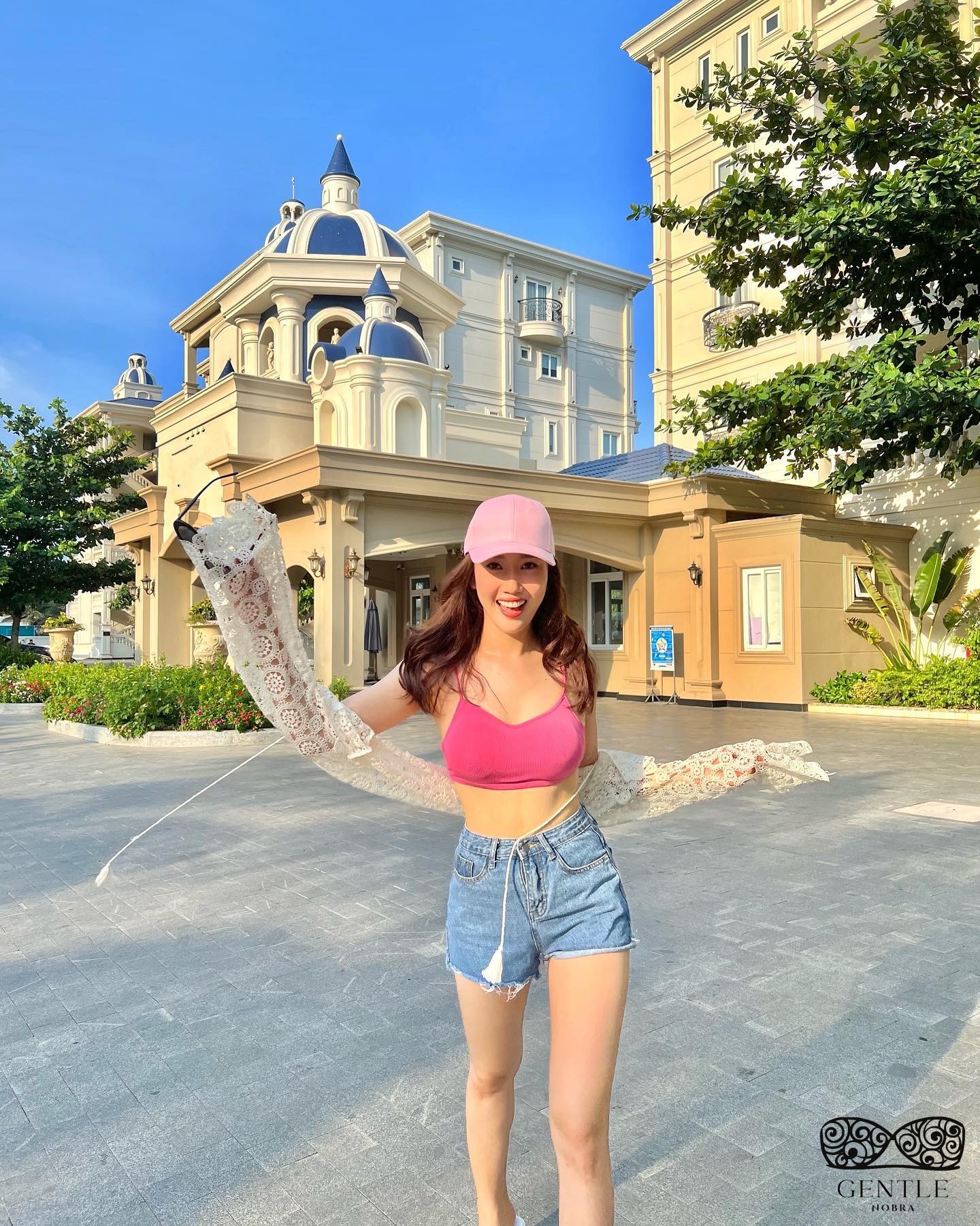 Lê Huỳnh Thúy Ngân bikini gợi cảm3