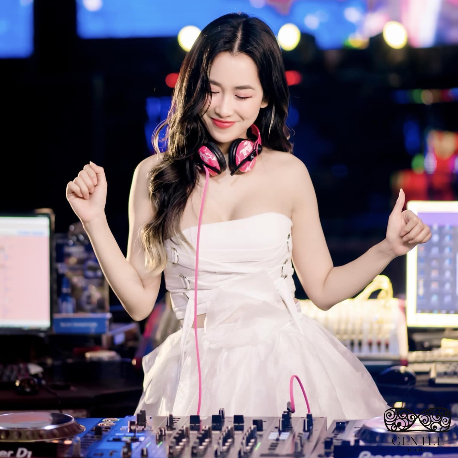 ảnh DJ Trang Moon sexy nhất