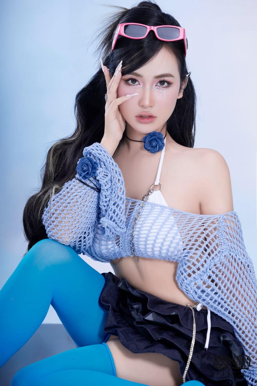 DJ Trang Moon sexy 4