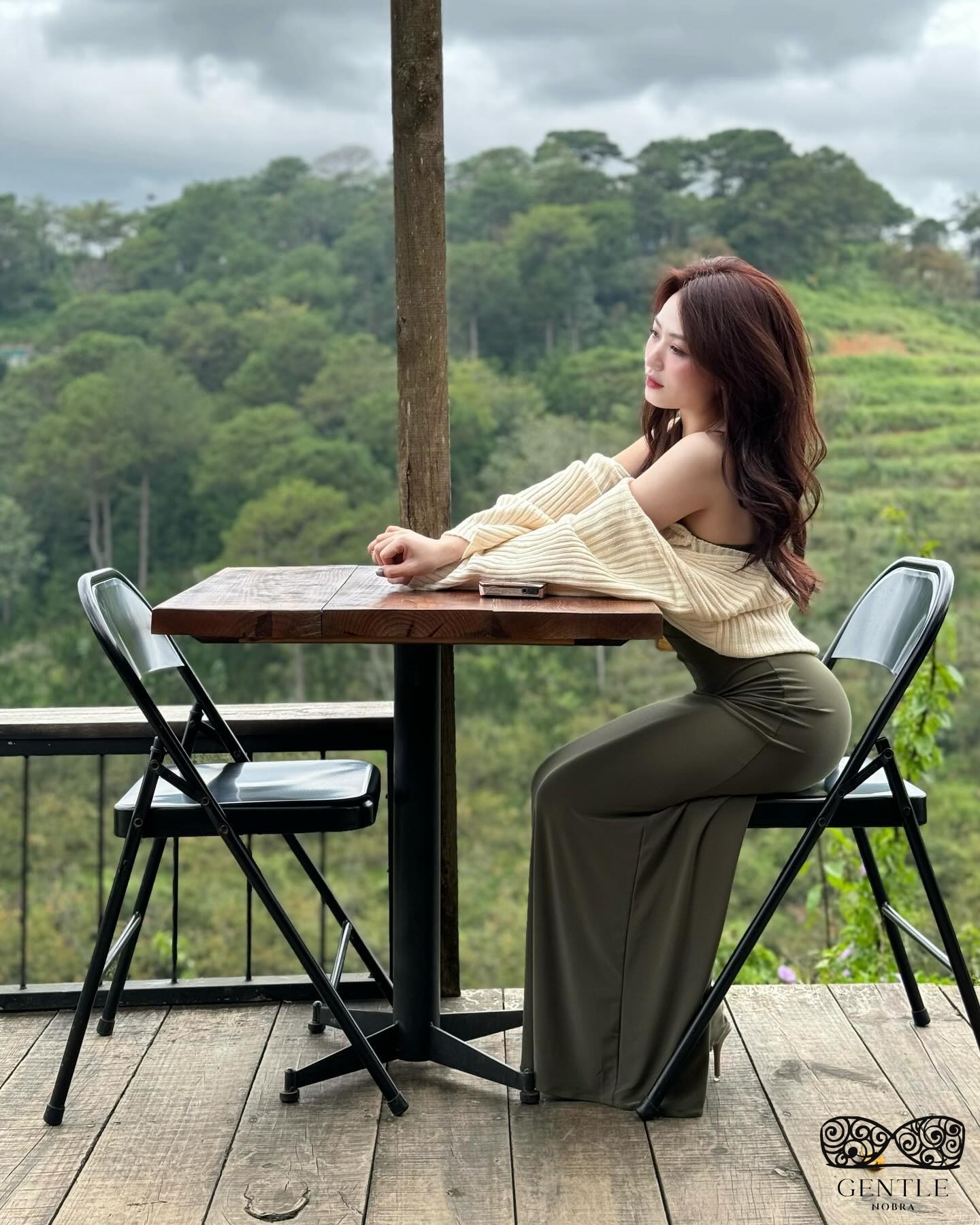 ảnh gái xinh ngon vòng 3 căng mọng