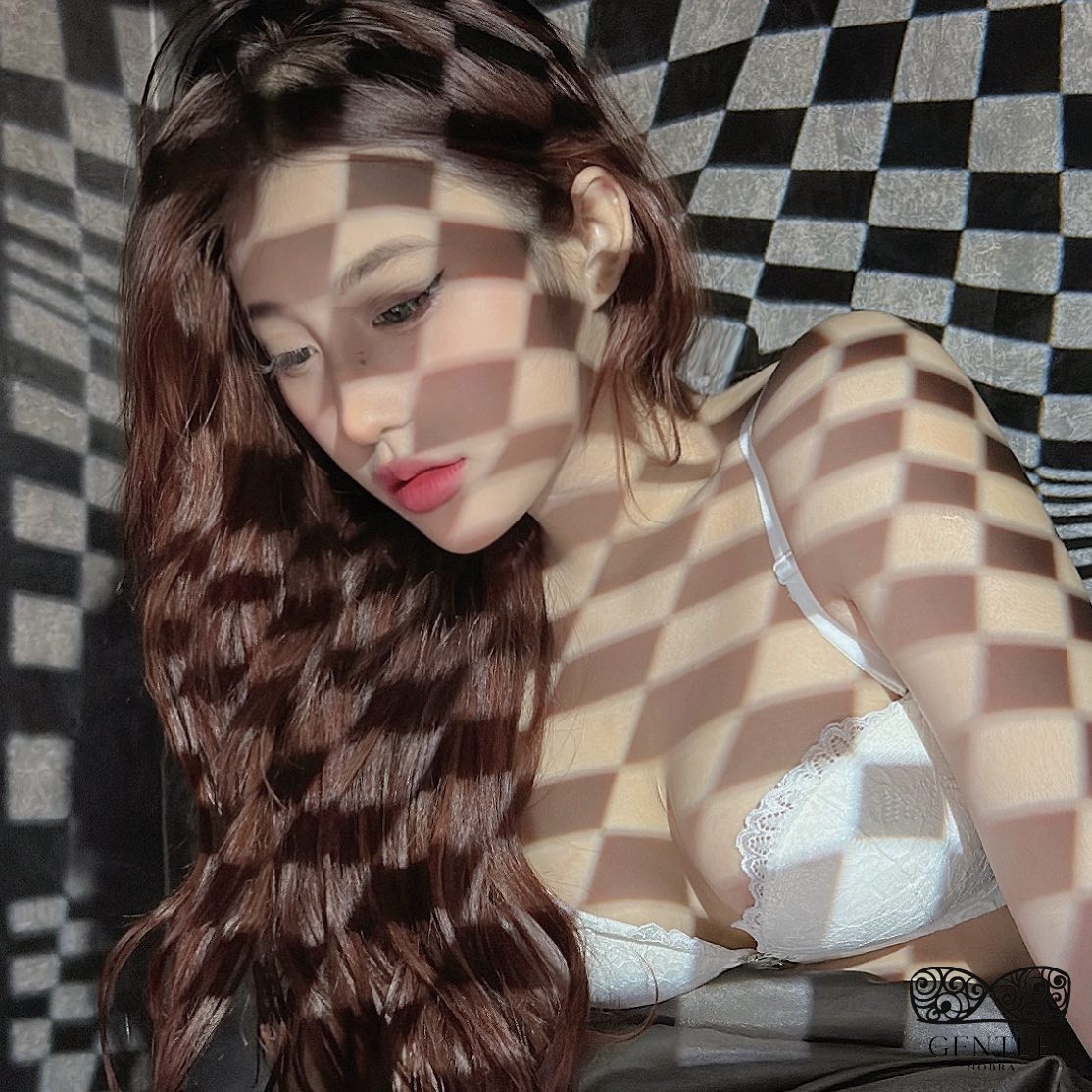 ảnh gái xinh ngon vòng 1 khủng 4