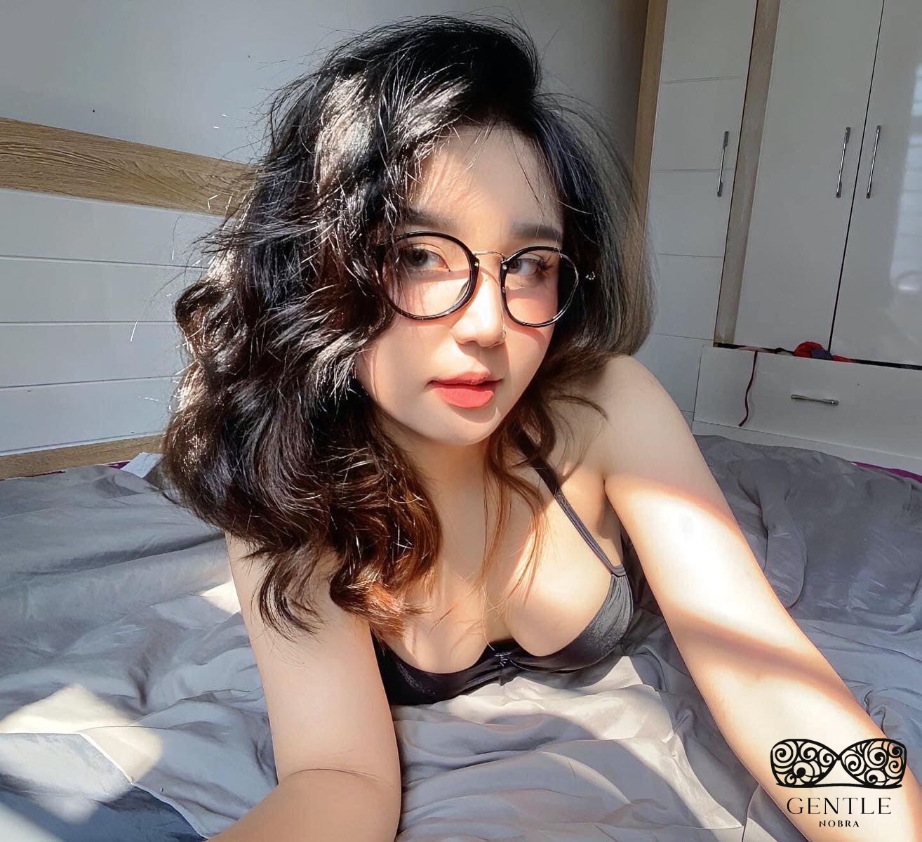 ảnh gái xinh ngon vòng 1 khủng 3