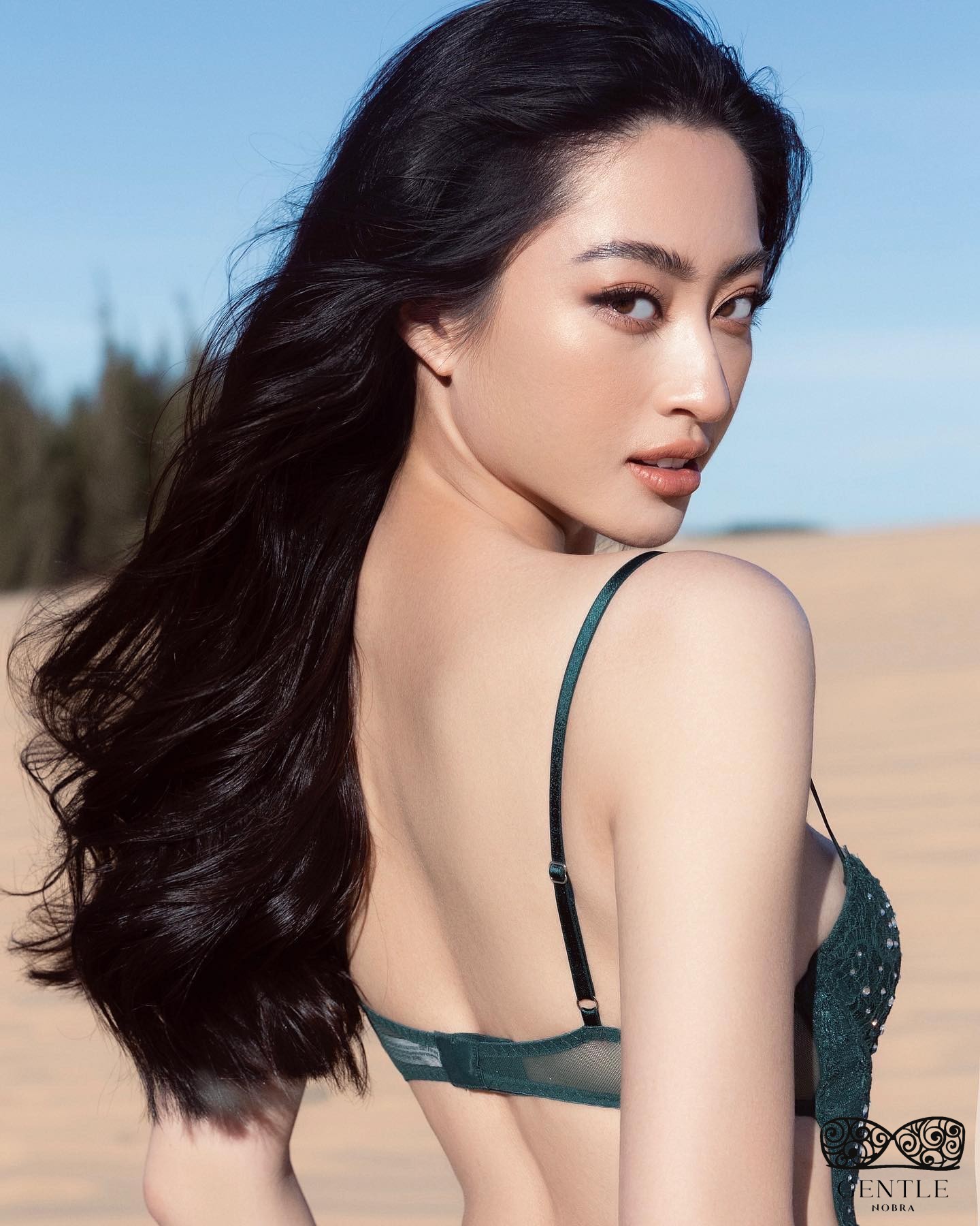 Lương Thuỳ Linh hoa hậu bikini 3