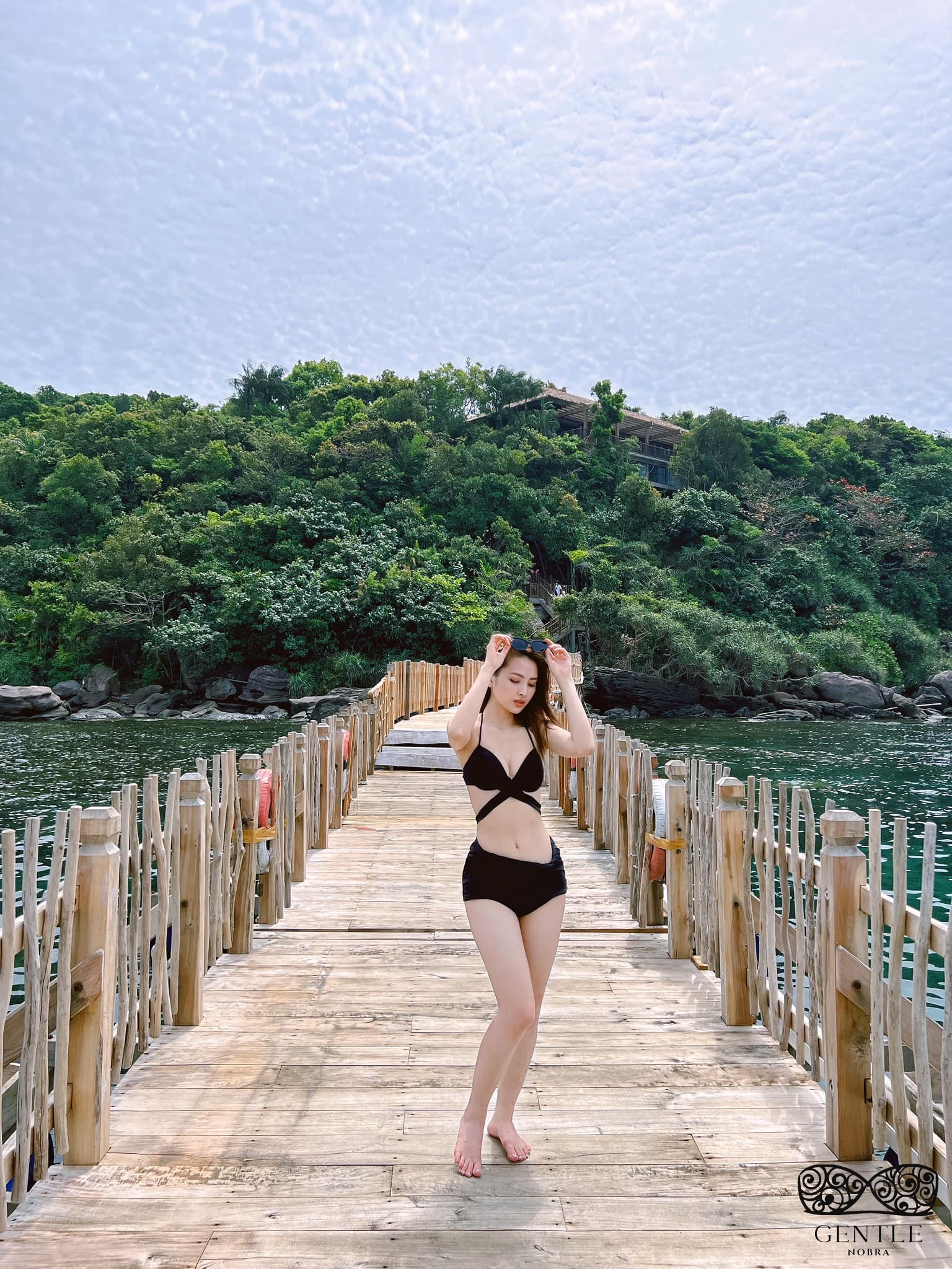 ảnh mc mù tạt bikini 3