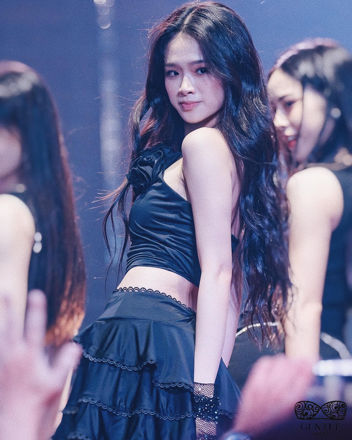 ảnh hotgirl linh ka sexy body đẹp 2