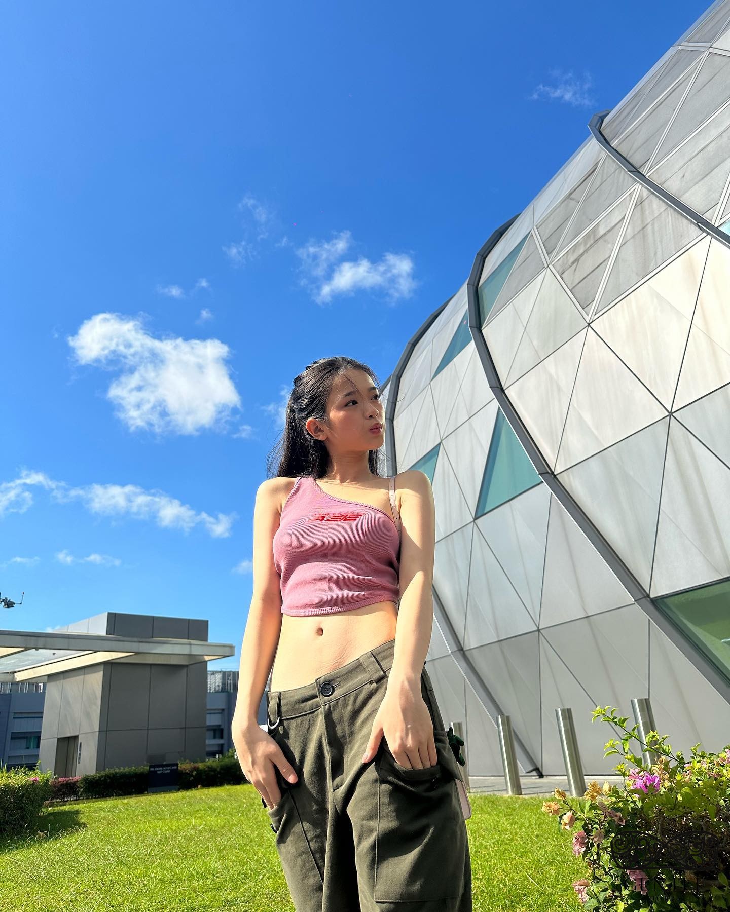 ảnh hotgirl linh ka sexy body đẹp