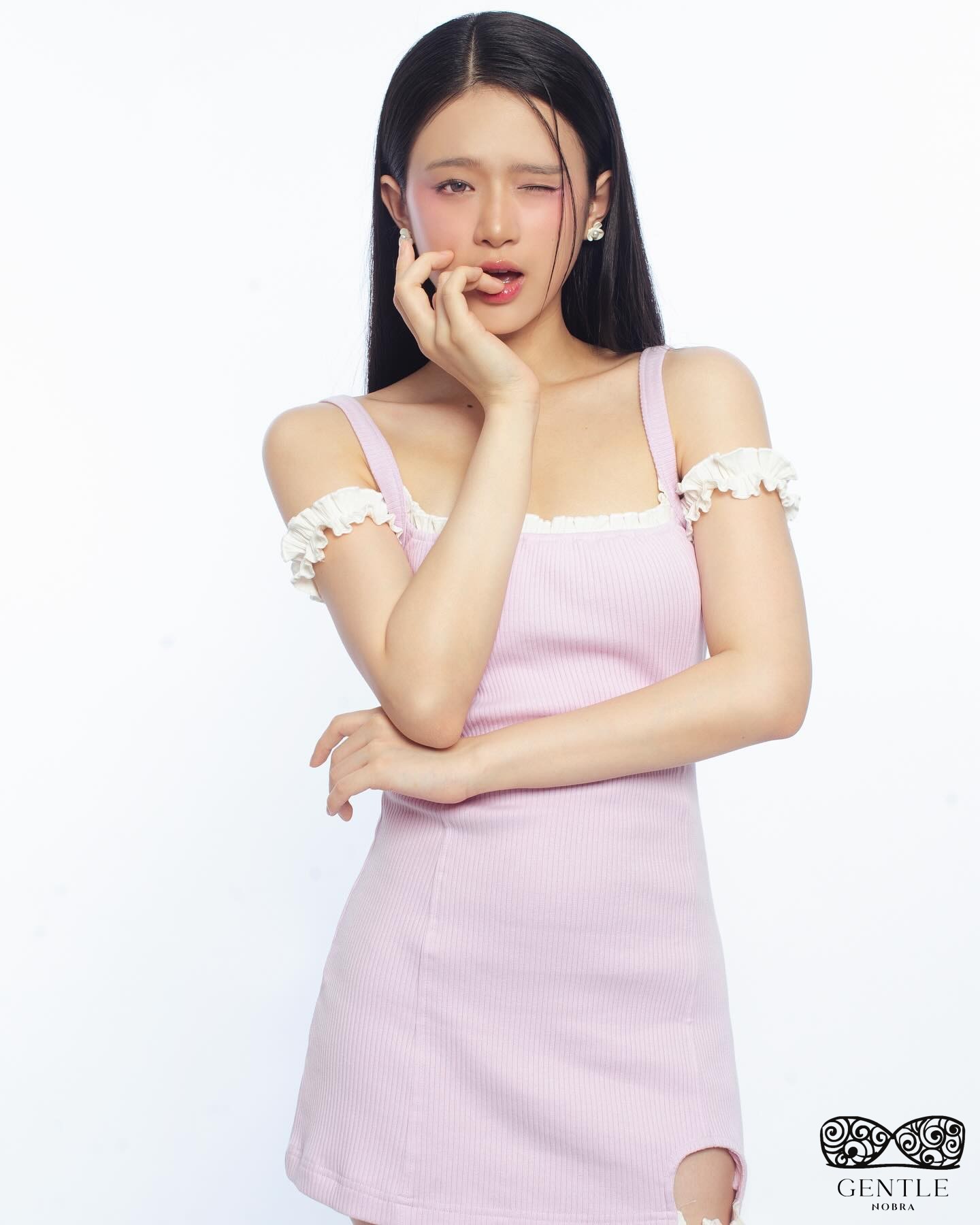 88+ Ảnh Linh Ka Sexy Nóng Bỏng Khiến Netizen Không Thể Rời Mắt 3 hotgirl linh ka sexy nóng bỏng