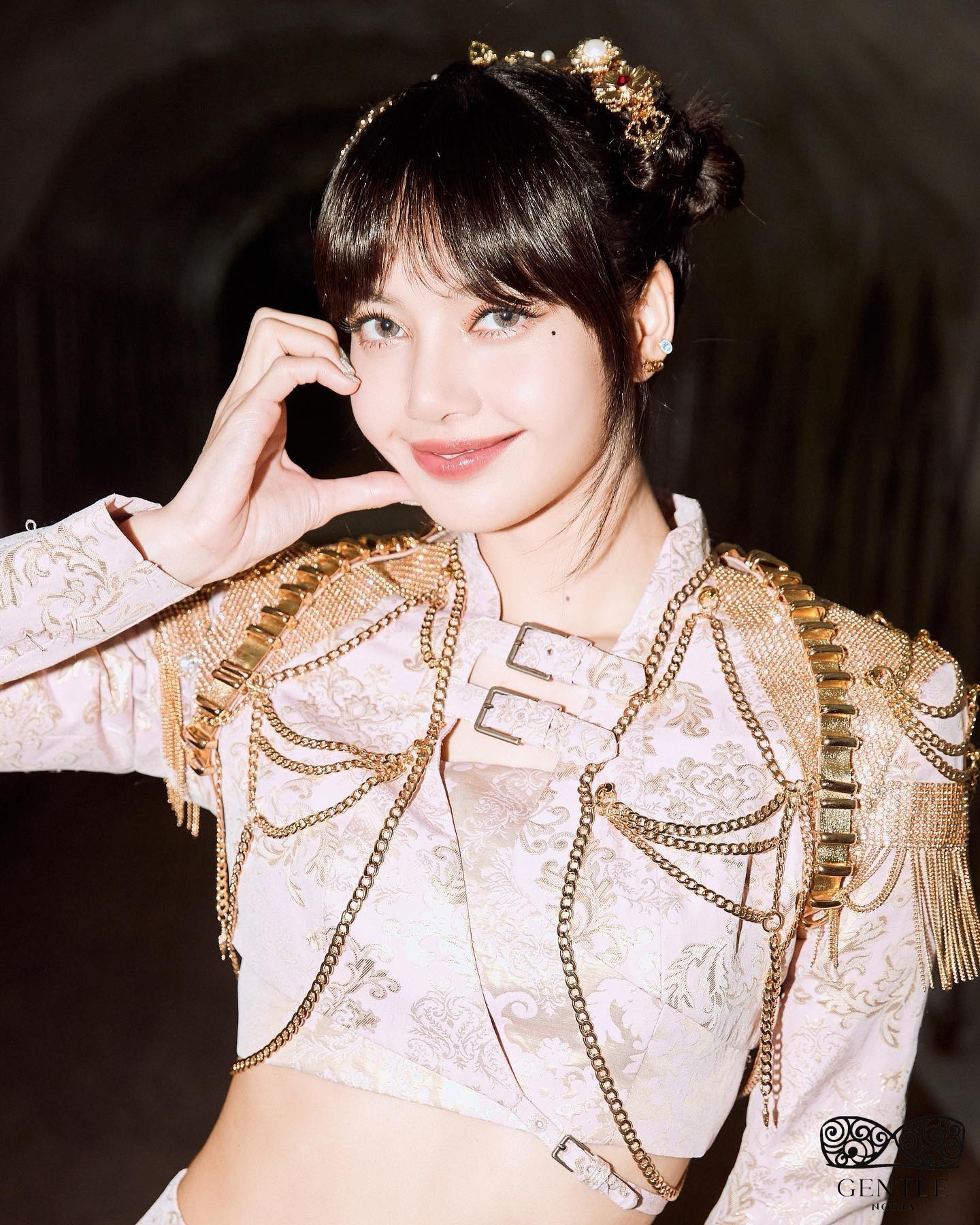 Ảnh Lisa black pink sexy nóng bỏng 5