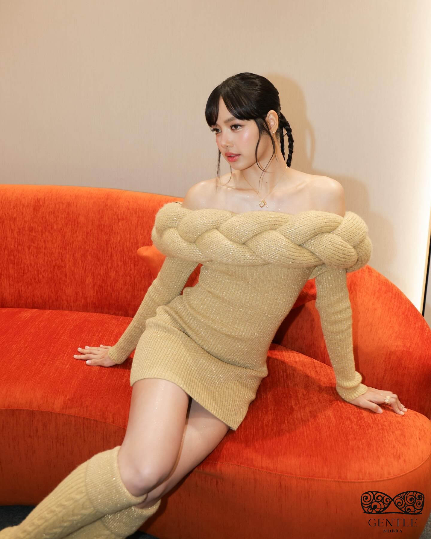 Ảnh Lisa black pink sexy gợi cảm 3