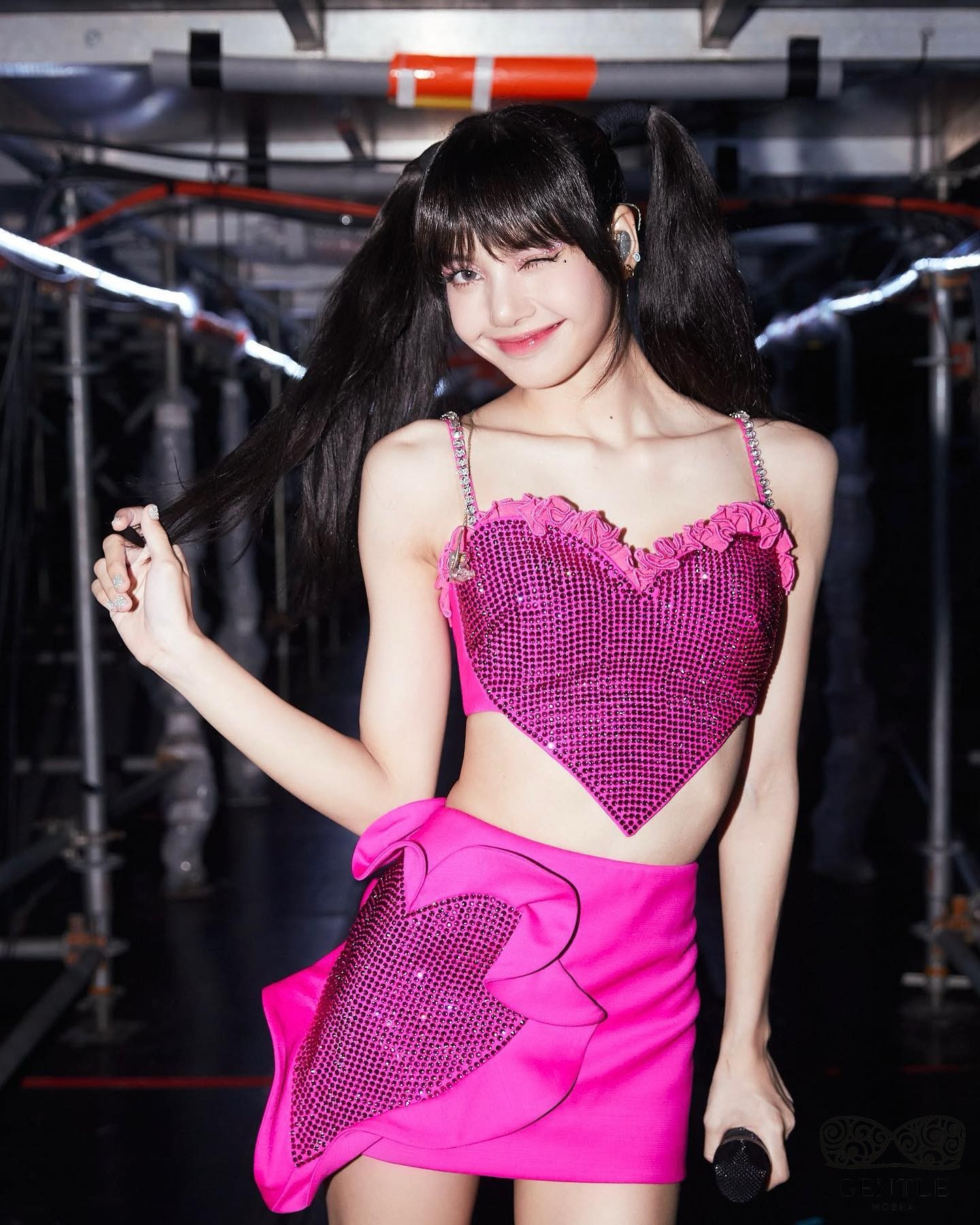 Ảnh Lisa black pink sexy nóng bỏng 6