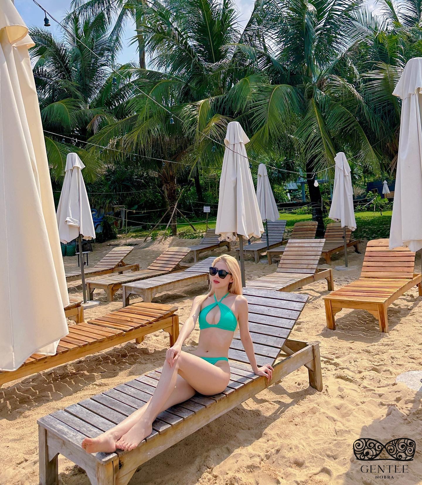 ảnh liz kim cương mặc bikini sexy